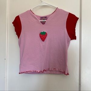 SOLD ON DE POP  strawberry tee
